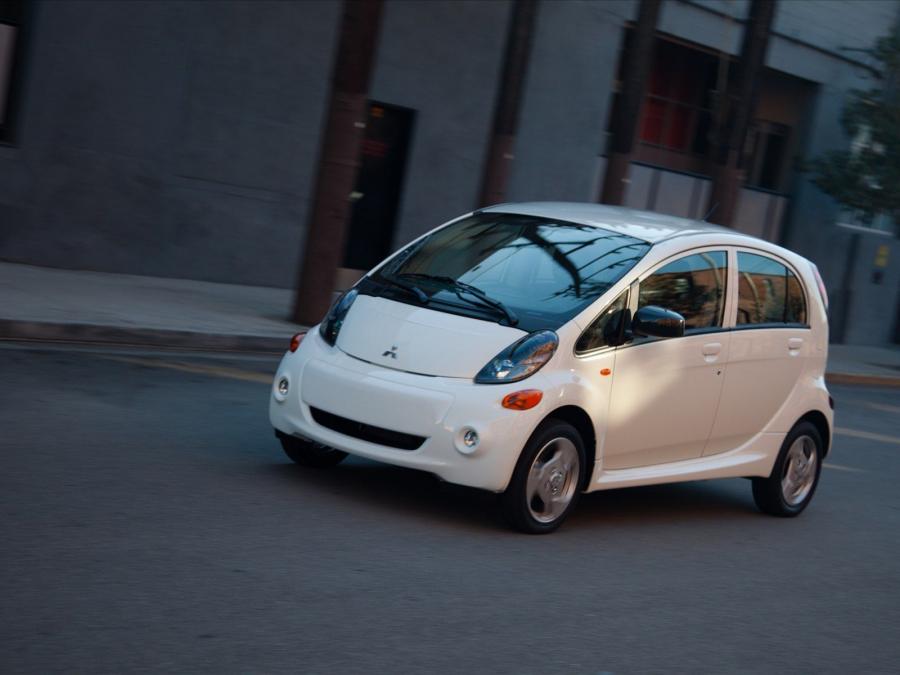  Mitsubishi i-MiEV 2012 года  (US) (фото 13 из 234)